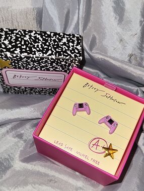 Betsey Johnson Pink Controller Stud Earrings BNIB TL M LS